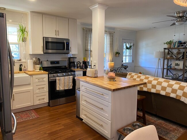 Kitchen - 5108 Bromley Ln