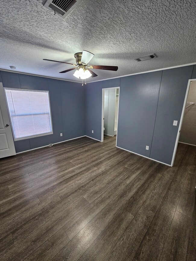 Photo - 2812 Edward Ave