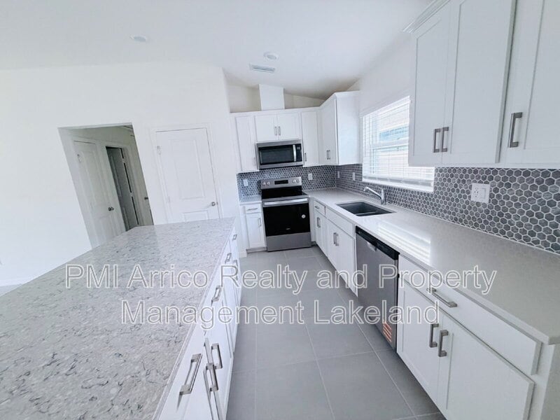 Photo - 524 Carya Wy