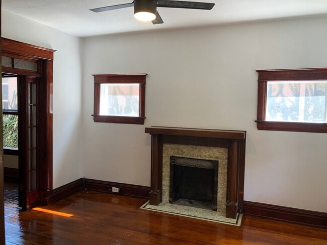 Building Photo - 520 S Sherman St Unit 1