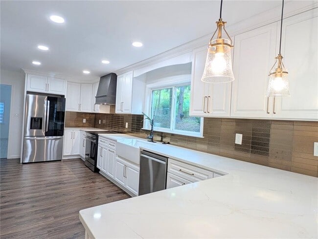 4008 Rock Mill Dr