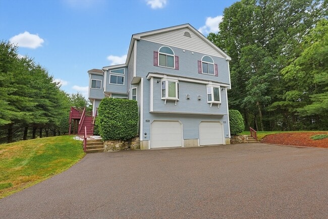 Building Photo - 3103 Maple Brook Rd