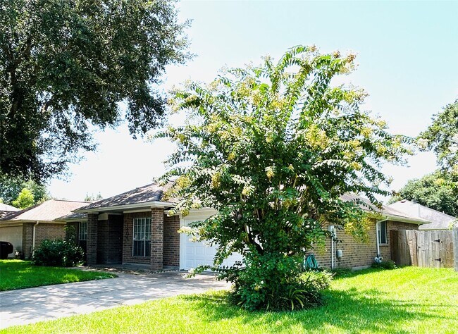 Photo - 1404 Helmsley Dr
