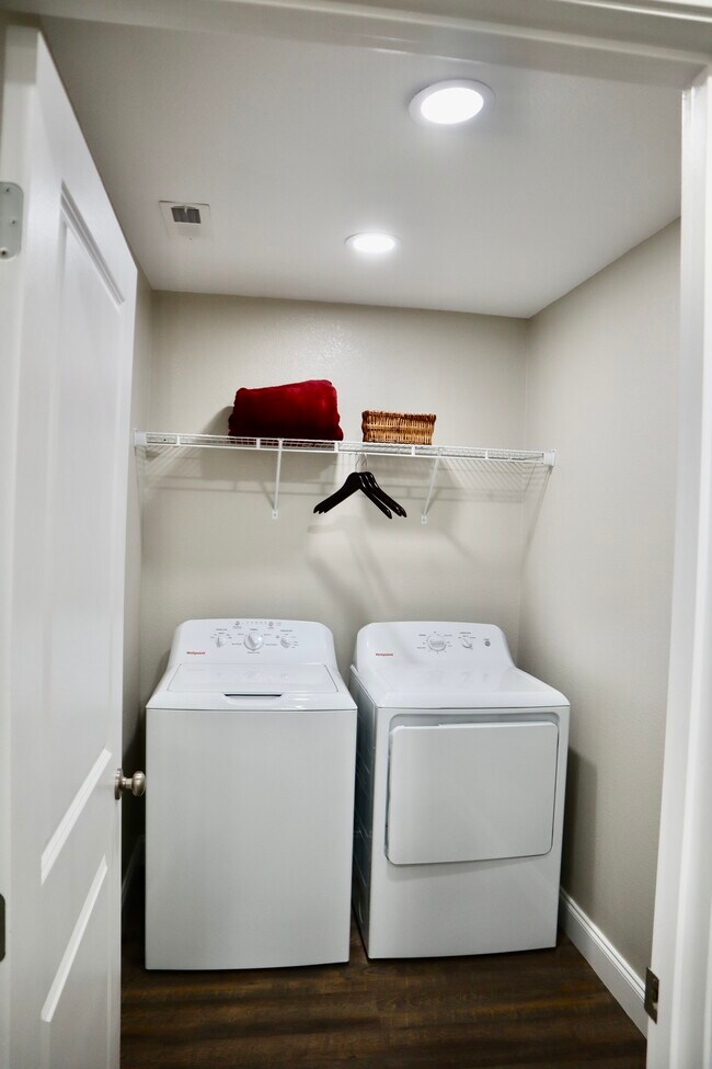 Laundry room - 814 Carson St