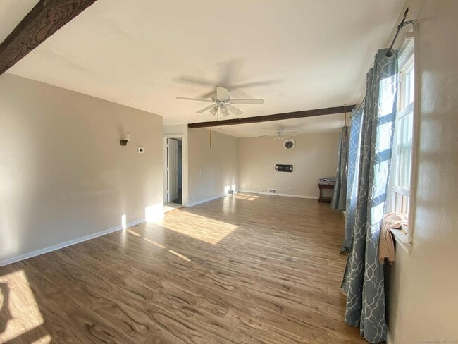 Photo - 19 Dartmouth Ln