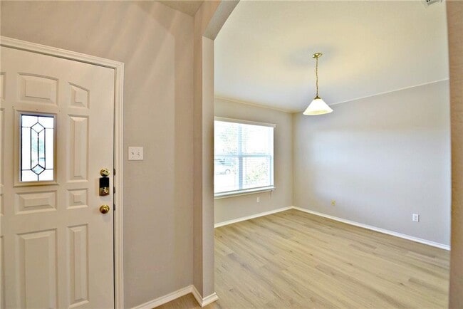 Photo - 510 Golden Gate Dr