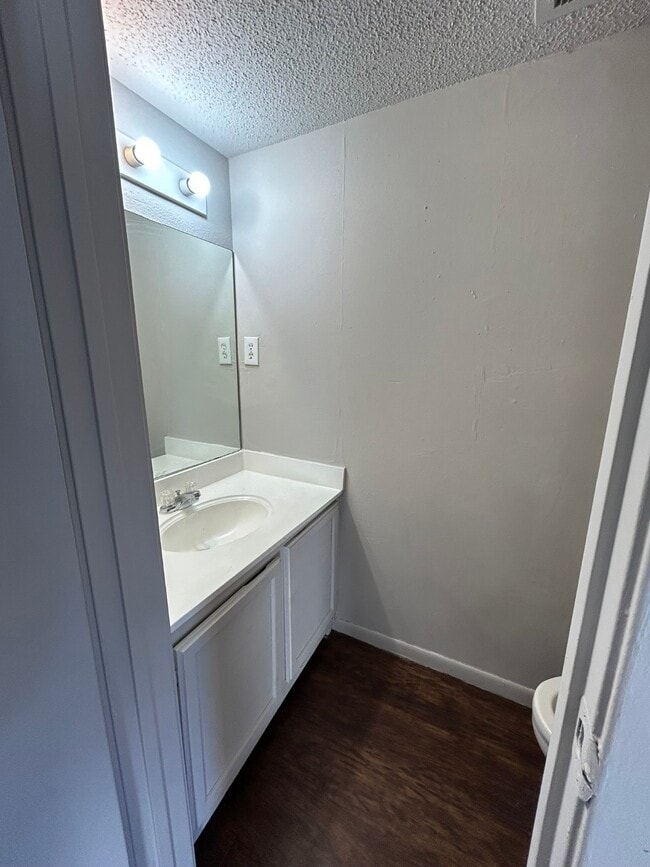 Building Photo - 10001 Westpark Dr Unit 96 Rental