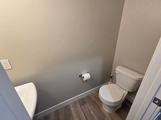 Photo - Like-New 3 Bed / 2.5 Bath Townhome in Prime Cedar City Location – Act Fast!