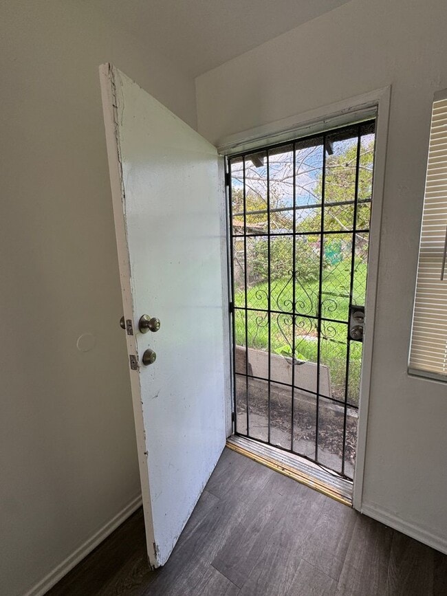 Photo - 834-846 N Davidson Ave Unit 834-1