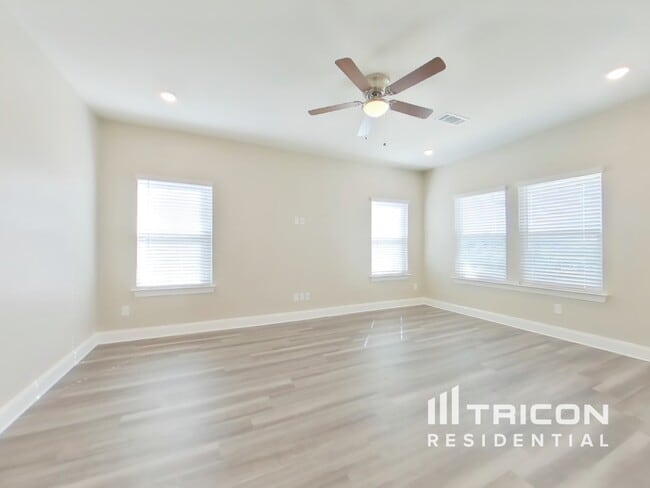 Photo - 1209 Dutch peak