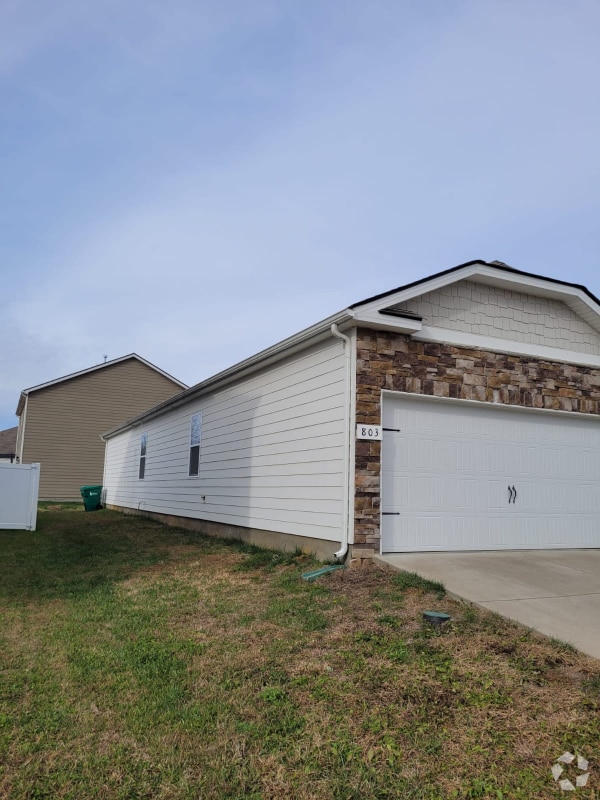 Building Photo - 803 Long Leaf Rd Rental