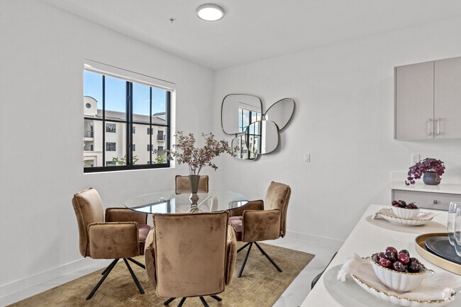 2BR, 2BA - 890SF - Dining Room