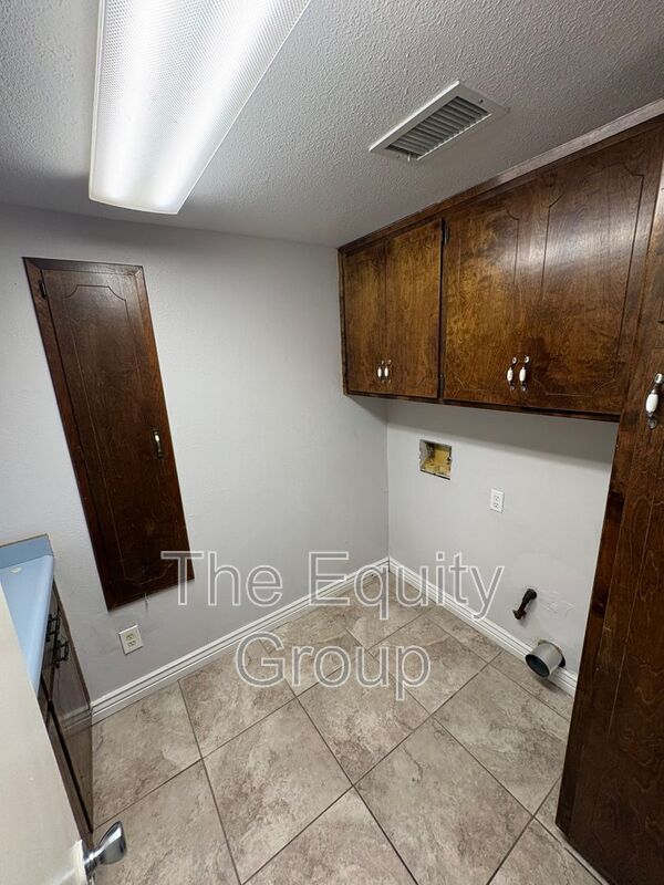 Photo - 708 S Peggy St