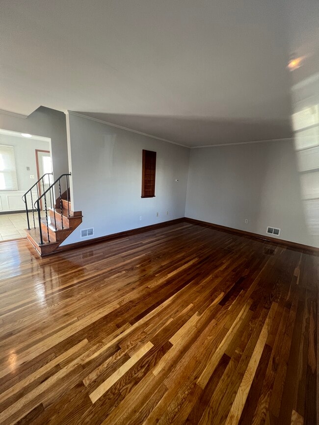 Photo - 1324 Meadow Rd