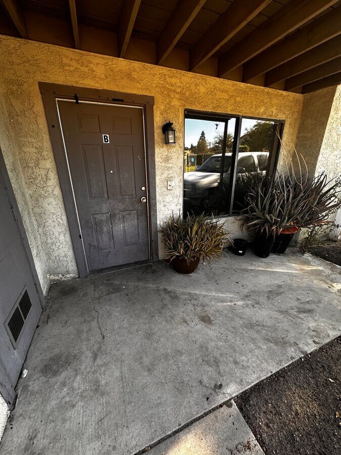 Photo - 6008 Hill Dale Ct Unit B