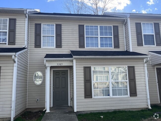 Building Photo - 3 Bedroom 3 Bathroom Townhouse!