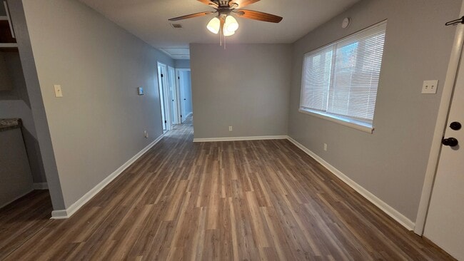 Photo - 305 Stevenson St