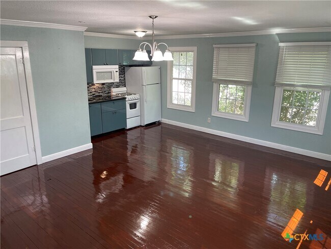 Photo - 158 N Chestnut Ave