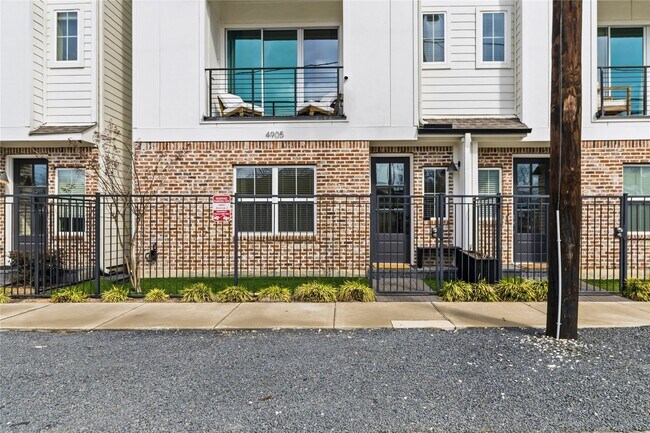 Photo - 4905 Avenue J