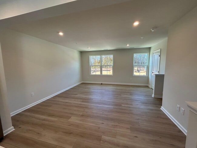 Photo - 1180 W Walnut Rd