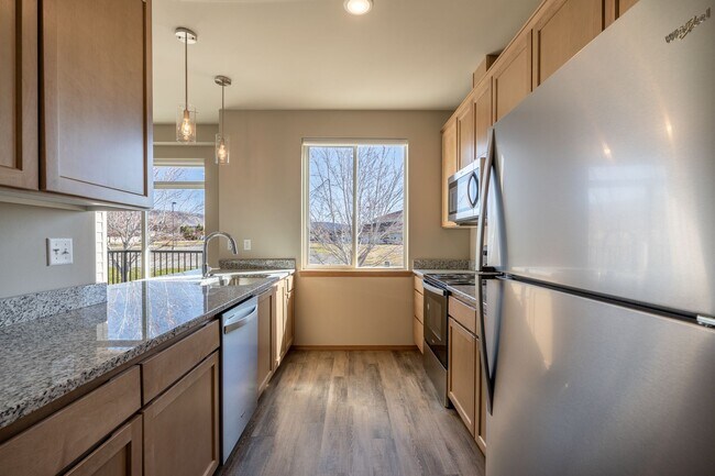 Photo - 3 Bedroom 2 Bath Apartment Pet Friendly! Unidad 334