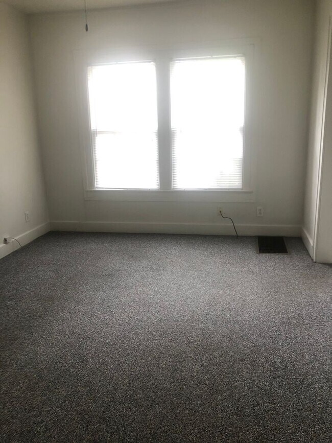 Photo - 0111 E Cottage Grove Avenue Unit #B