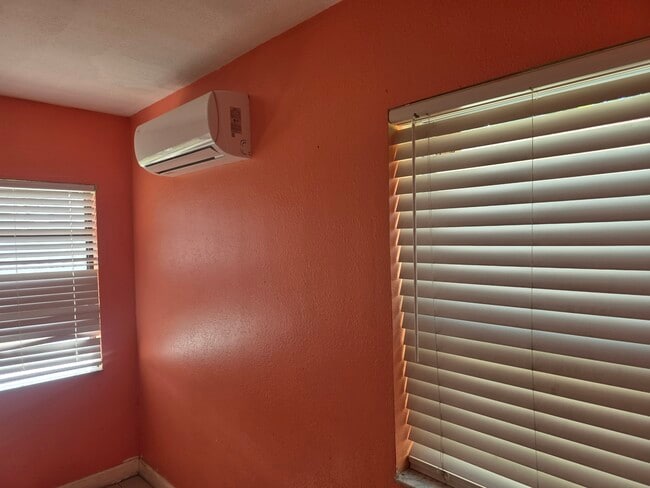 Photo - 1543 NW 10th Pl