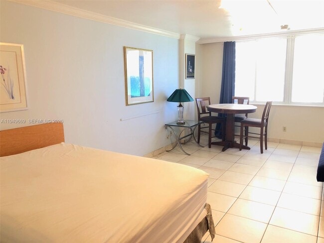 Photo - 19201 Collins Ave Unit 823