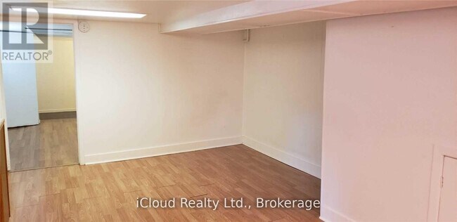 Photo - 547 Lauder Ave