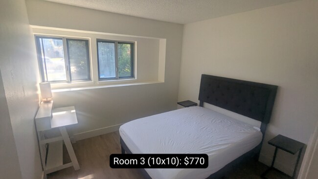 Photo - 6851 Albury St