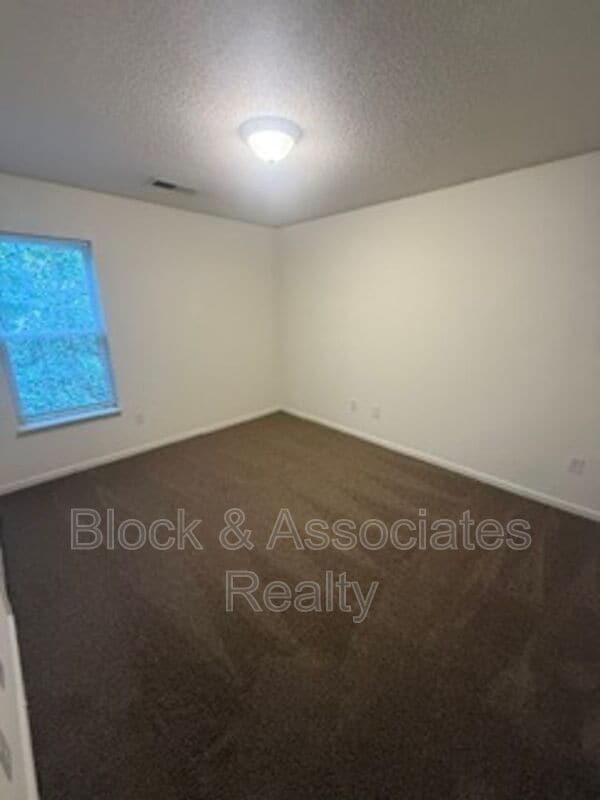 Photo - 656 Cascade Ave Unit Apt B