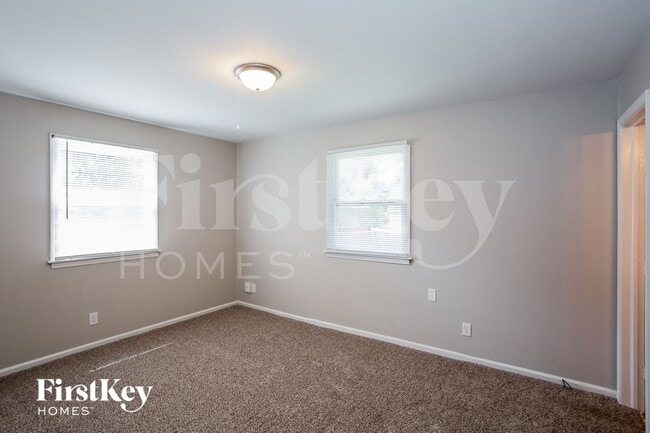 Photo - 4438 Windsor Rd