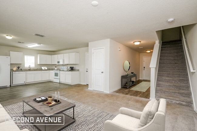 Photo - 106 Tulip Ln