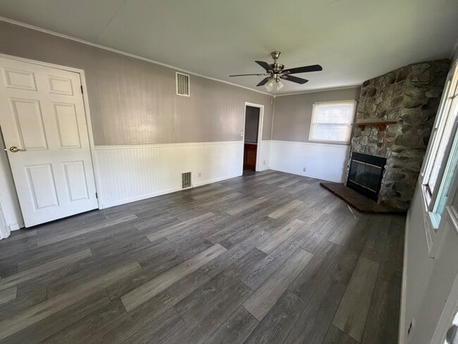 1432 Bel Air