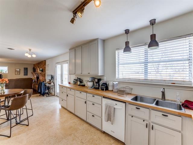 Photo - 8619 Banff Dr House