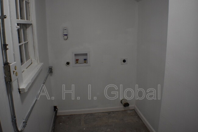 Photo - 3806 S Taylor St