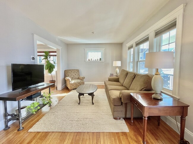 Building Photo - 62 Woods Ave Unit 15