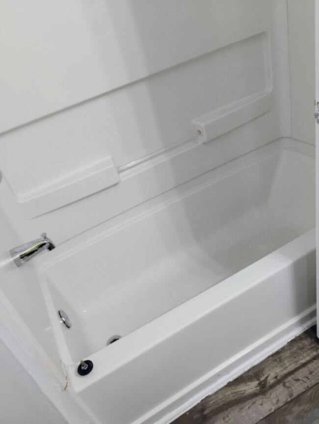 Photo - Gorgeous 3 Bedroom 2 Bath Townhome in Conv...