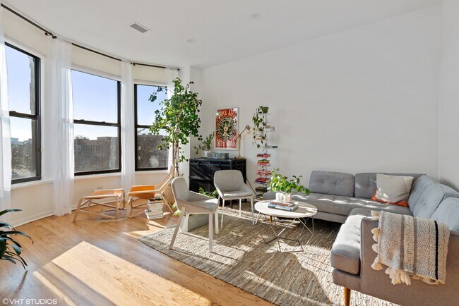 Photo - 1432 W Erie St Unit 3F