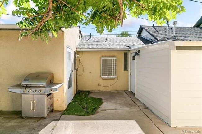 Photo - 4530 Clayton St