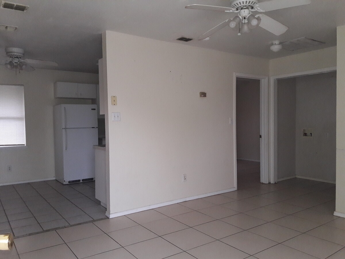 Photo - 3001 Highland Ave Apartments