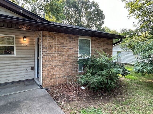 Building Photo - 2316-2318 Raven Ln Unit 2316 Raven Lane Rental