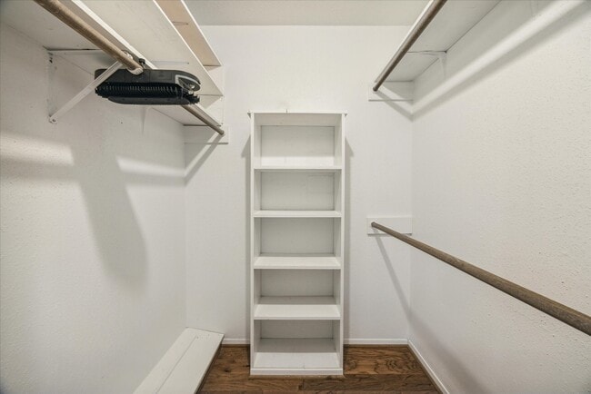 Photo - 5359 Little John Ln