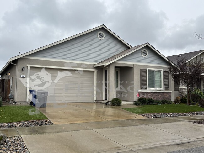 4 Bedroom/ 2 Bathroom home in newer neighb... - 4 Bedroom/ 2 Bathroom home in newer neighb...