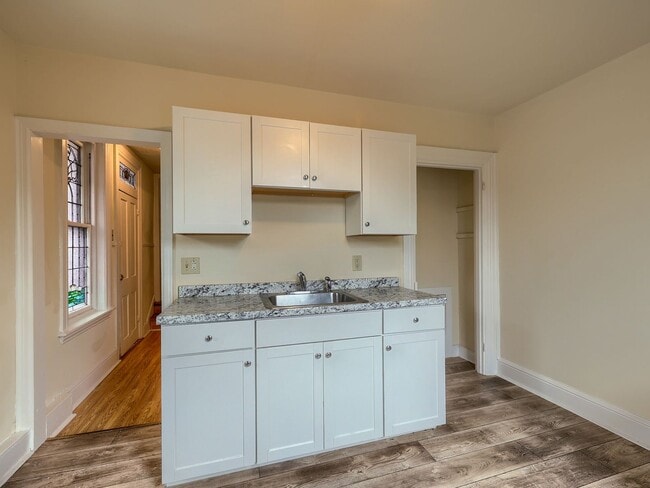 Photo - 211 Verbeke St Unit Apt #2