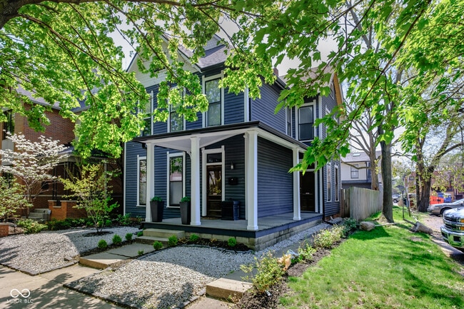 Photo - 219 E 11th St