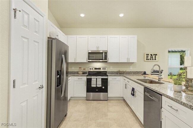 Photo - 619 NW 2nd Ln