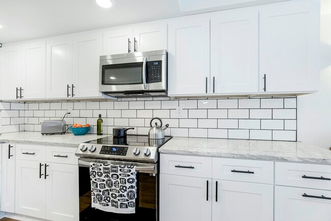 1820 W 38th St Unidad Basement