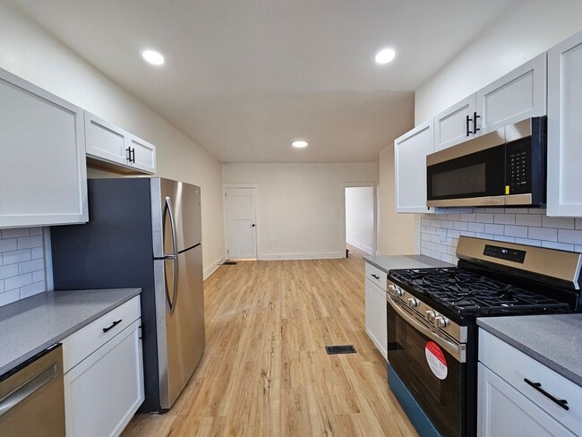 Photo - Fully Rehabbed 2 bedroom Townhome for Rent !