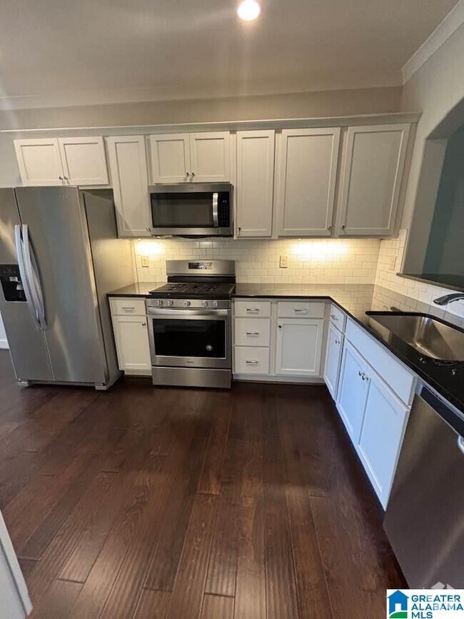 Building Photo - 4215 Lennox Dr Rental